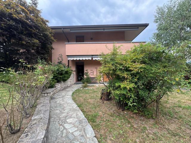 Case e ville in vendita di 350 m²