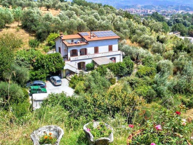 Case e ville in vendita di 350 m²