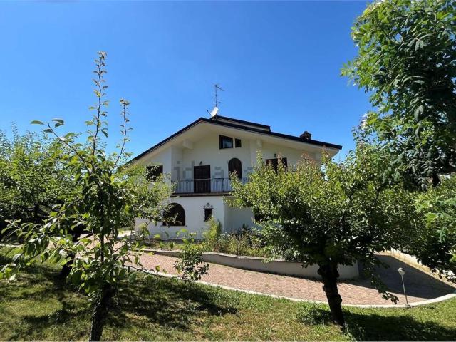 Case e ville in vendita di 350 m²