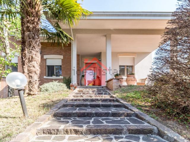 Case e ville in vendita di 350 m²