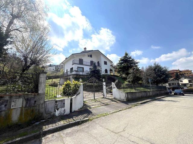 Case e ville in vendita di 350 m²