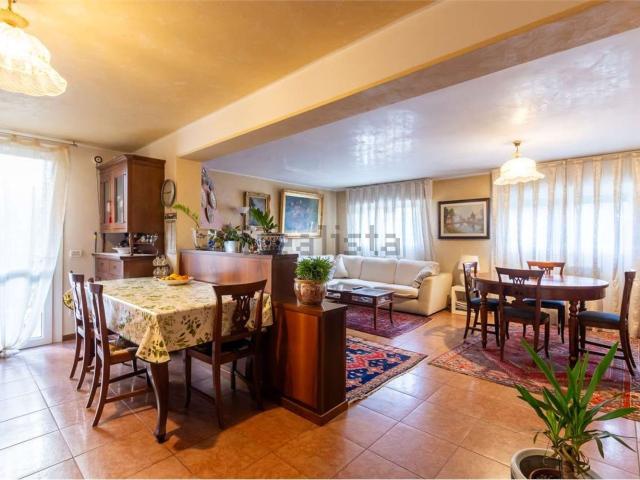 Case e ville in vendita di 350 m²