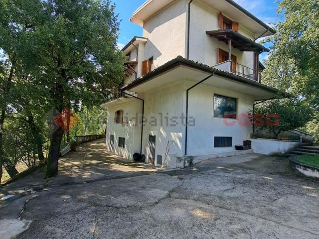 Case e ville in vendita di 350 m²