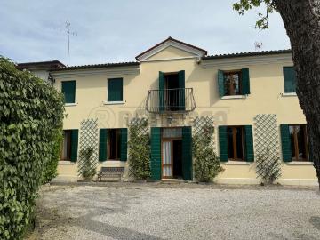 Case e ville in vendita di 350 m²