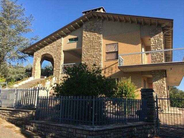 Case e ville in vendita di 350 m²