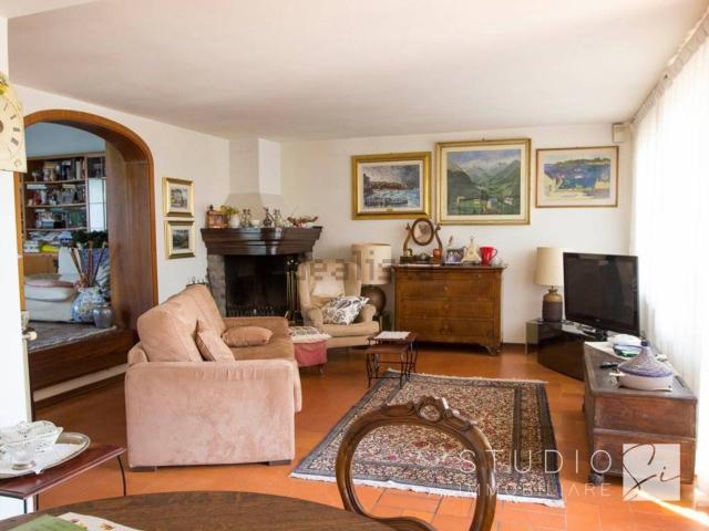 Case e ville in vendita di 350 m² in Via Romana
