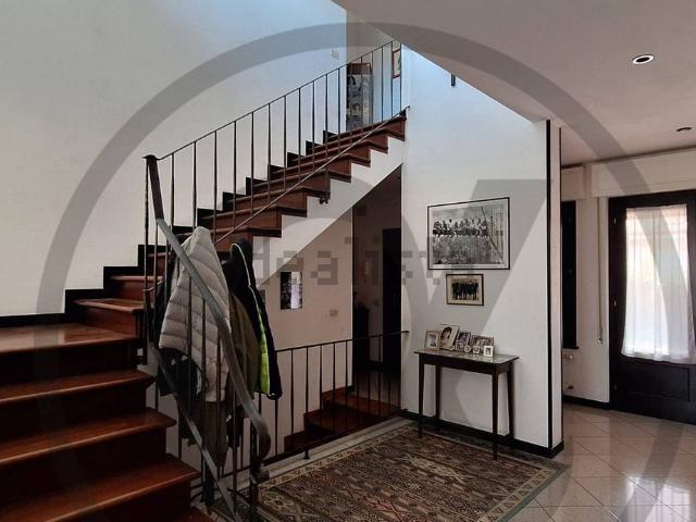 Case e ville in vendita di 350 m²