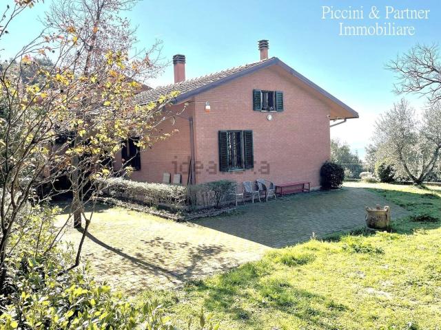 Case e ville in vendita di 350 m² in Via Col di Lana, 89
