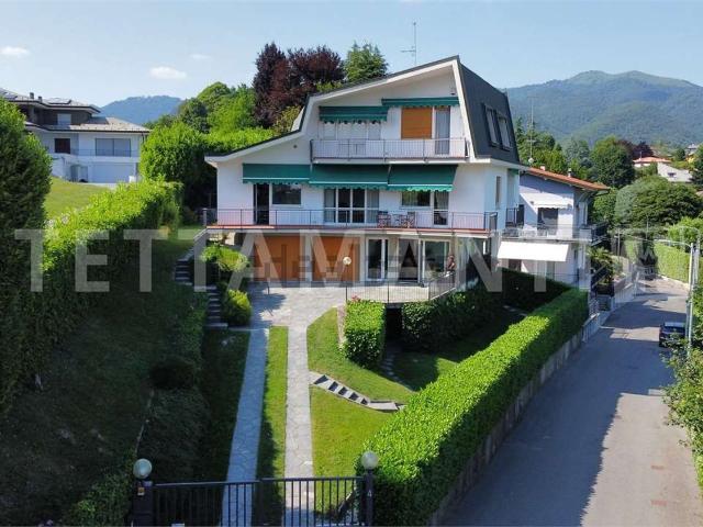 Case e ville in vendita di 350 m² in Via Cà Franca