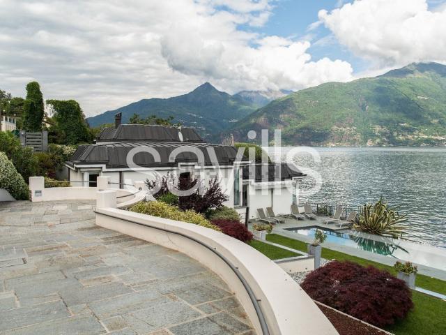 Case e ville in vendita di 350 m² in Via Carozzi