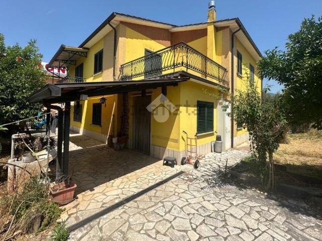 Case e ville in vendita di 350 m² in Via Chiusanova, 544