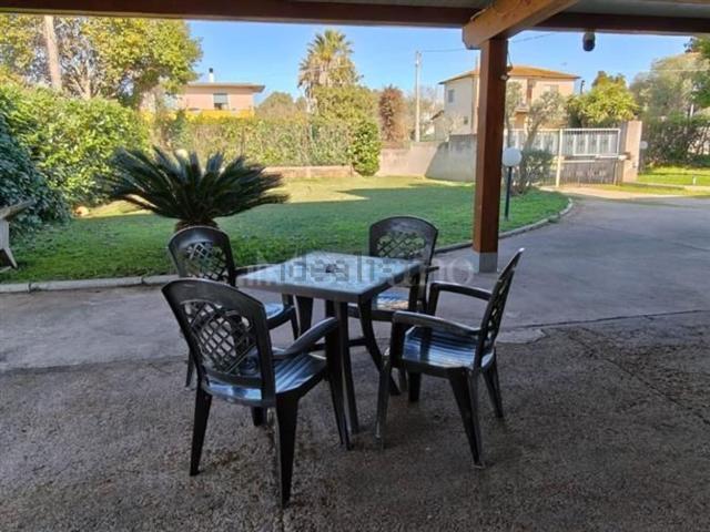 Case e ville in vendita di 350 m² in Via Aldo Moro