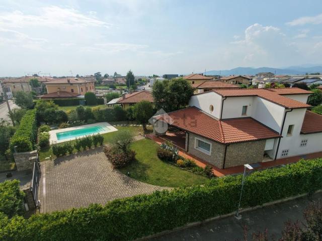 Case e ville in vendita di 350 m² in Via Alessandro Volta, 1