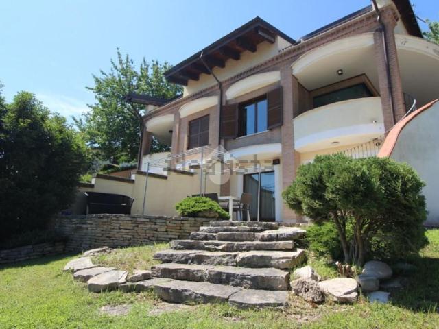 Case e ville in vendita di 350 m² in Via Alessandro Cicognini