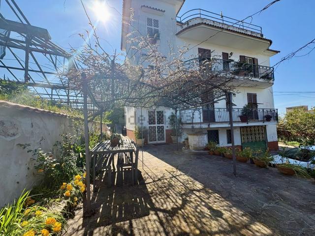 Case e ville in vendita di 350 m² in Via Boccea