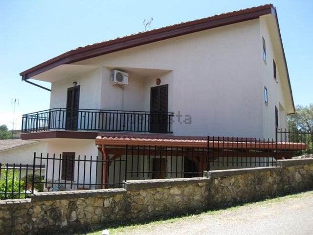 Case e ville in vendita di 350 m² in Via Bosco Porcaro