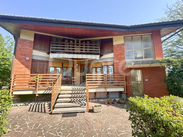 Case e ville in vendita di 350 m² in Via Garibaldi, 20