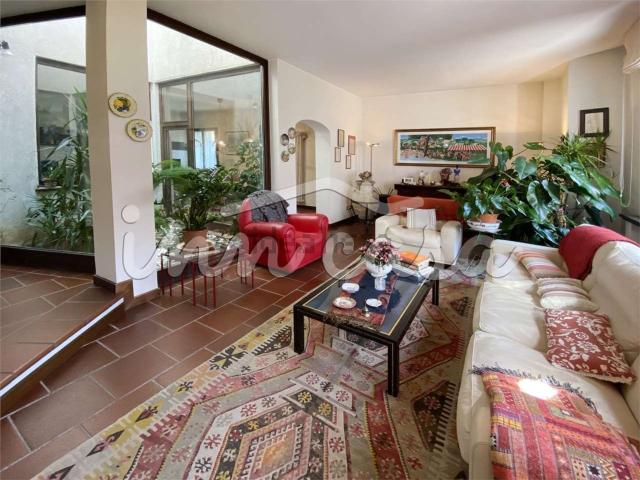 Case e ville in vendita di 350 m² in Via Giuseppe Soleri Brancaleoni, 5