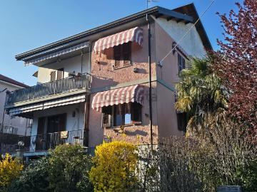 Case e ville in vendita di 350 m² in Via Giovanni Amendola
