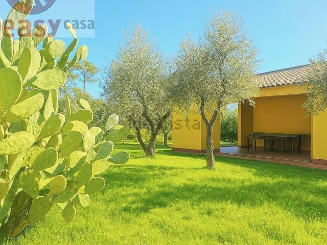 Case e ville in vendita di 350 m² in Via del Tredici