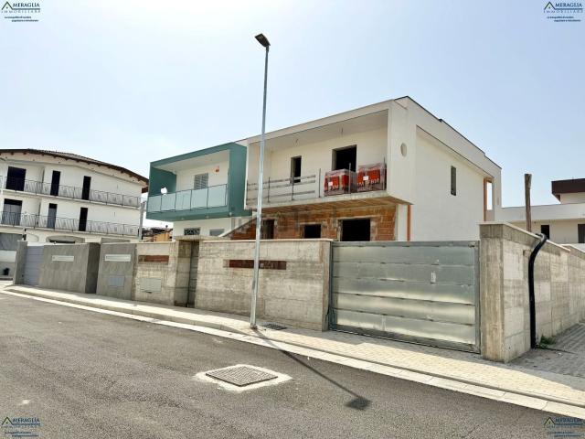 Case e ville in vendita di 350 m² in Via della Repubblica