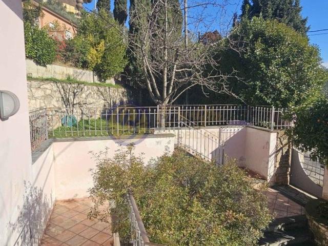 Case e ville in vendita di 350 m² in Via di Forcagliana
