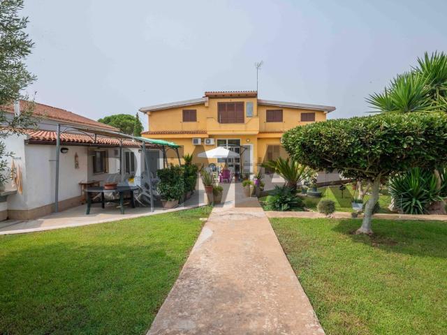 Case e ville in vendita di 350 m² in Via Fortugneddo, 3