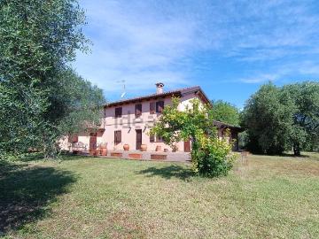 Case e ville in vendita di 350 m² in Via Lenze