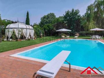 Case e ville in vendita di 350 m² in Via Livornese