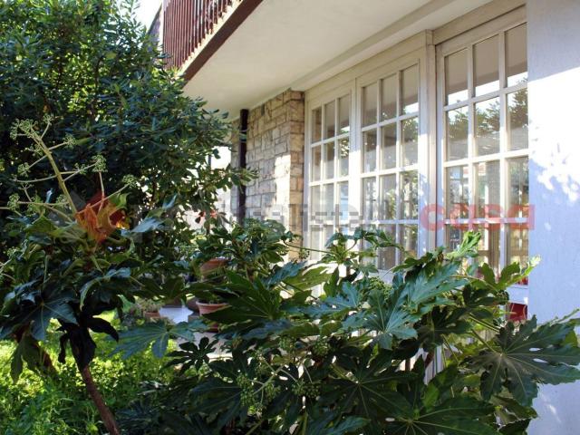 Case e ville in vendita di 350 m² in Via Luigi Cadorna