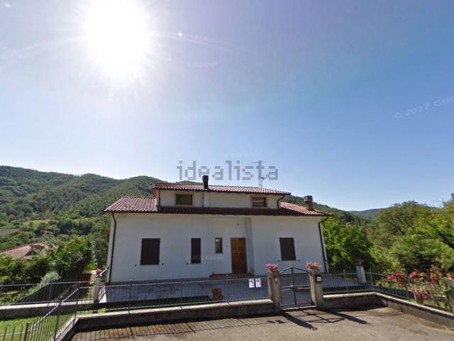 Case e ville in vendita di 350 m² in Via Luigi Einaudi
