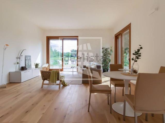 Case e ville in vendita di 350 m² in Via Martiri della Bettola