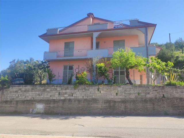 Villetta indipendente in vendita di 350 m² in Via S.Barbara