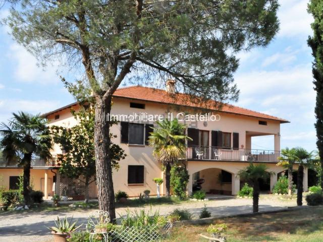 Case e ville in vendita di 350 m² in Via Soccorso