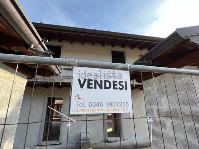 Case e ville in vendita di 350 m² in Via Salecchia