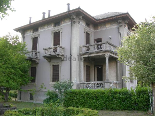 Case e ville in vendita di 350 m² in Via Salino