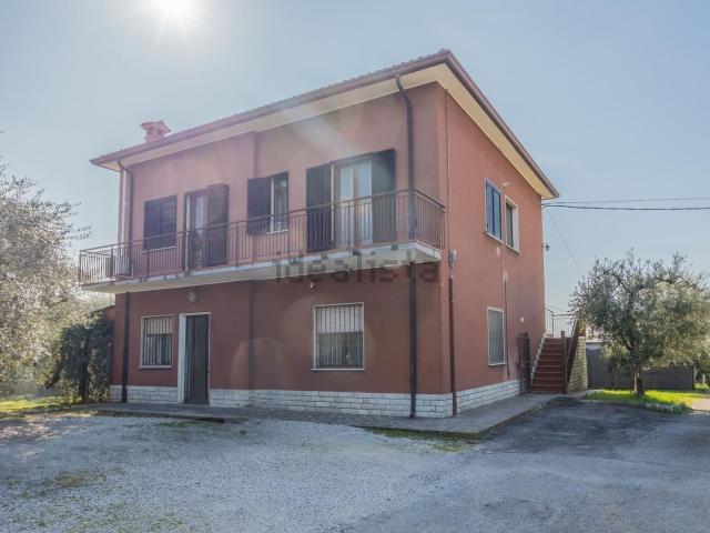 Case e ville in vendita di 350 m² in Via San Martino