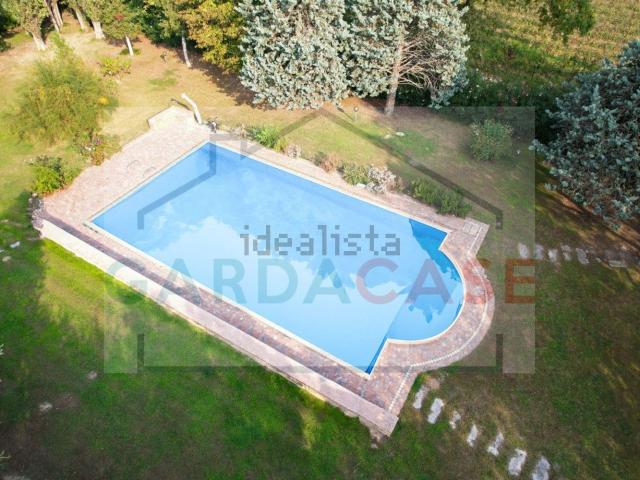 Case e ville in vendita di 350 m² in Via San Martino della Battaglia