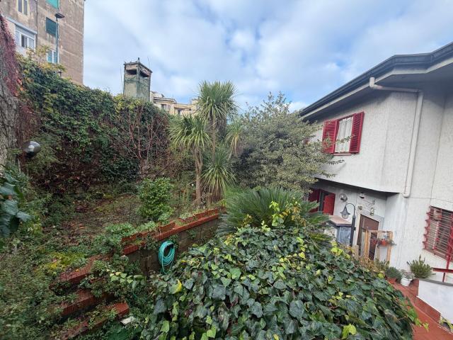 Case e ville in vendita di 350 m² in Via San Romualdo, 17