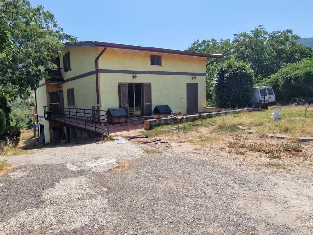 Case e ville in vendita di 350 m² in Via Santa Maria delle Grazie