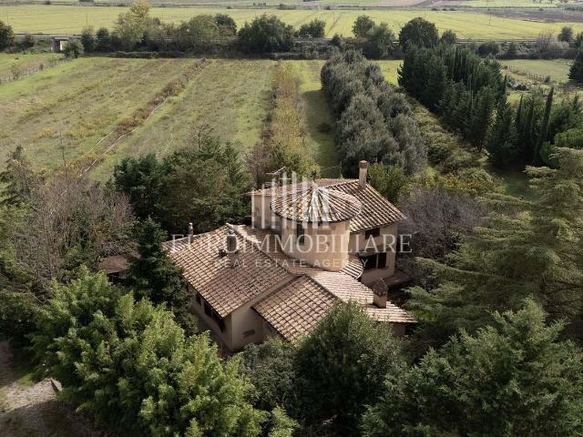 Case e ville in vendita di 350 m² in Via Stazione Panicale