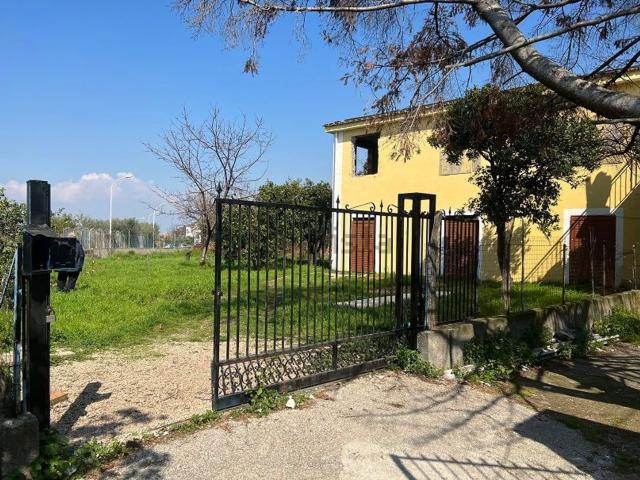 Case e ville in vendita di 350 m² in Via Passeggiata Archeologica