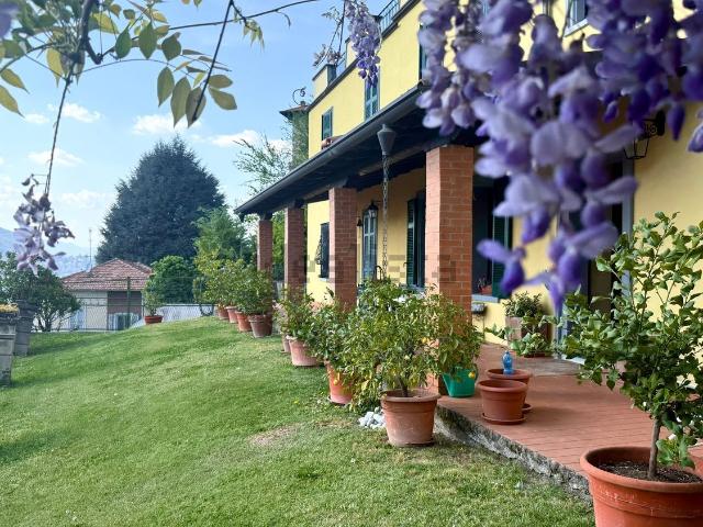 Case e ville in vendita di 350 m² in Via per Brunate