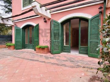 Case e ville in vendita di 350 m² in Via Provinciale Per Santa Maria Ammalati, 187