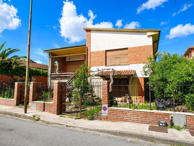 Case e ville in vendita di 350 m² in Via Tagliamento