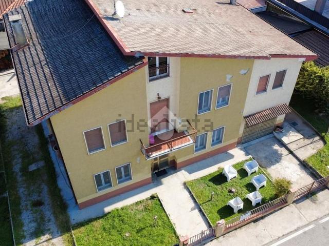 Case e ville in vendita di 350 m² in Via Tevere, 4