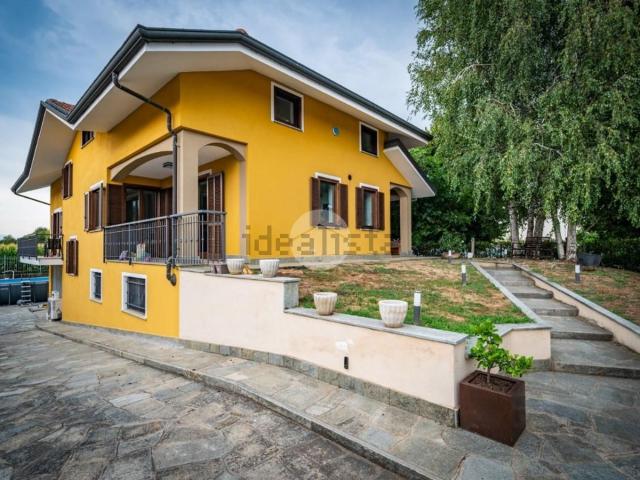 Case e ville in vendita di 350 m² in Via Valdo Fusi, 77