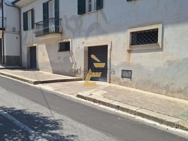 Case e ville in vendita di 350 m² in Via Vittorio Emanuele III, 4