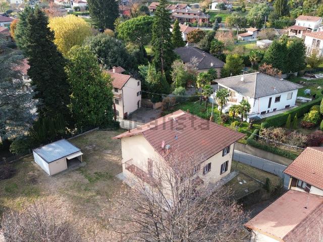 Case e ville in vendita di 350 m² in Via XXV Aprile, 51