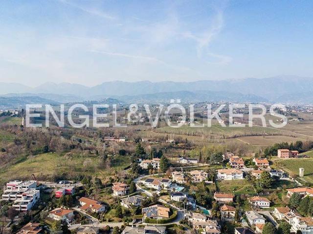 Case e ville in vendita di 350 m² in Via XXIV Maggio